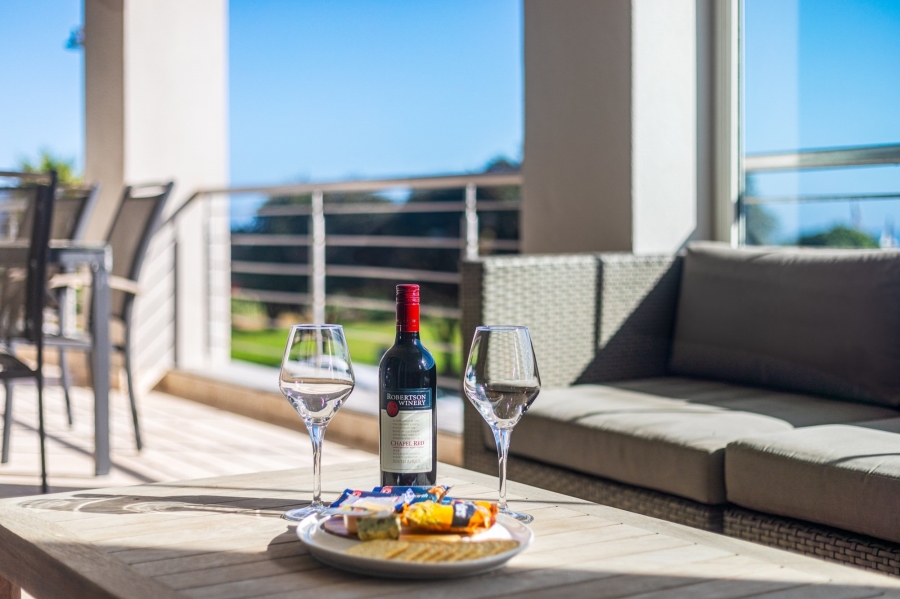 To Let 2 Bedroom Property for Rent in Mouille Point Western Cape
